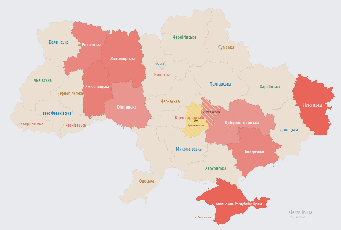 Карта воздушных тревог утром 19 июля. Фото: alerts.in.ua