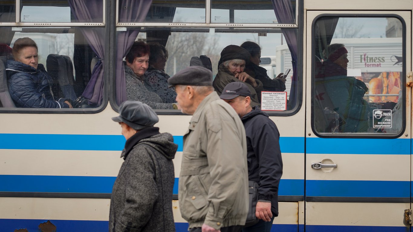 У Києві змінили правила руху транспорту під час повітряної тривоги