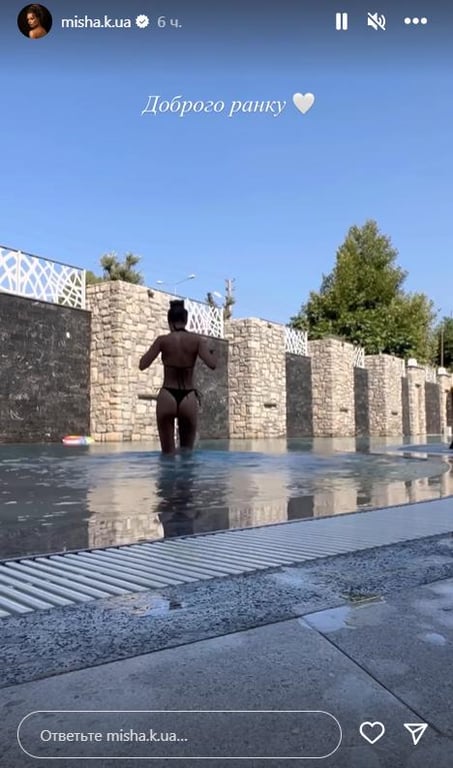 Ксения Мишина похвасталась подтянутой фигурой на турецком курорте - фото 1