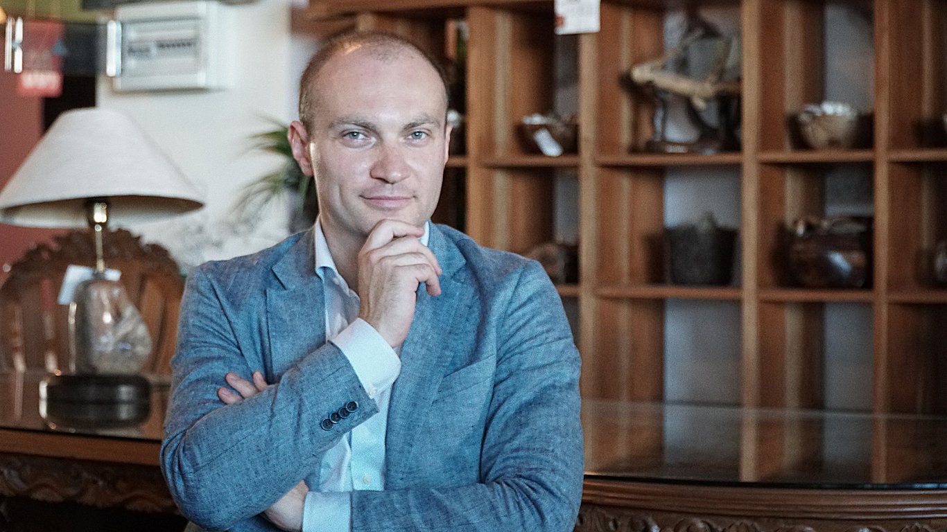 Андрій Бузаров