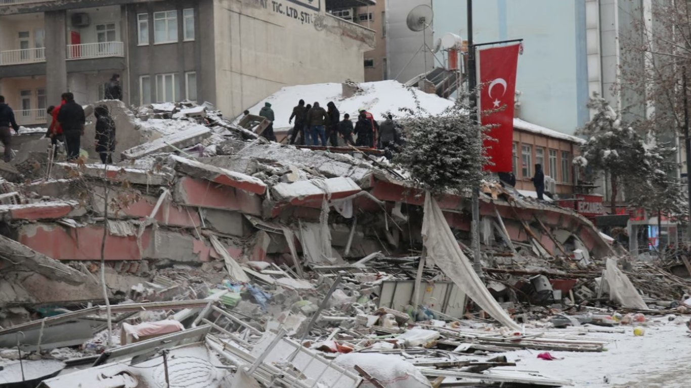Землетрясение в Турции: посол рассказал, как помогает Украина