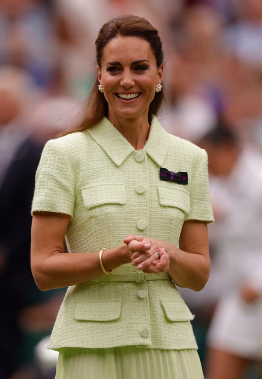 Витончена Кейт Мідллтон роздала трофеї в особливих прикрасах - фото 1