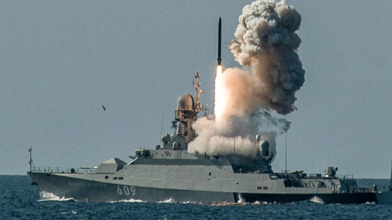 У ОК "Південь" розповіли, скільки ракетоносіїв росіяни вивели у Чорне море - 290x166
