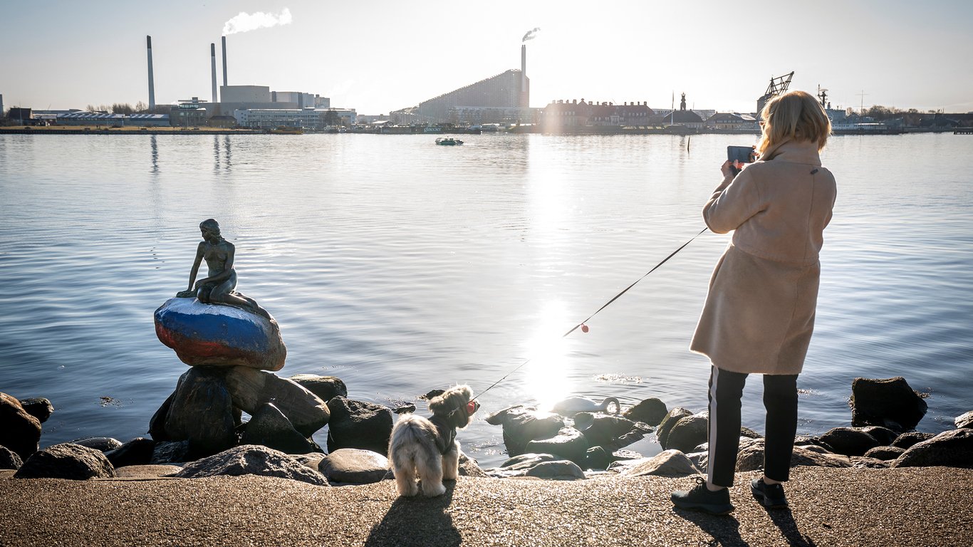 Вандали розфарбували "Русалочку" у Копенгагені