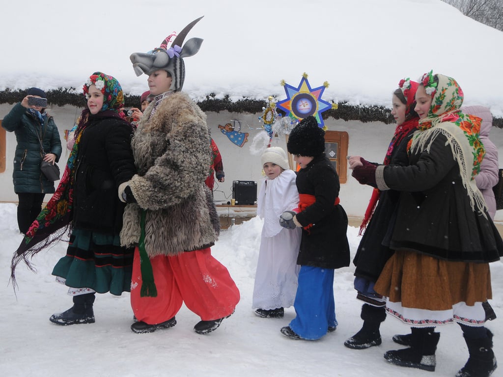 Щедрування — які костюми одягали