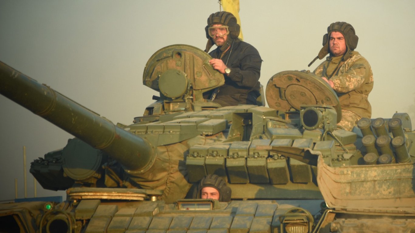В Минобороны показали поединок украинских танкистов и российских противотанкистов