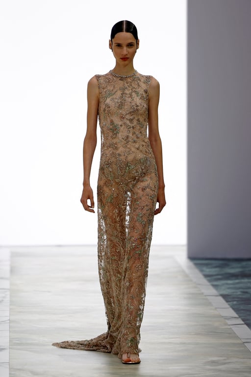 Самотня та безтурботна: Шакіра навідалась на fashion-показ - фото 8