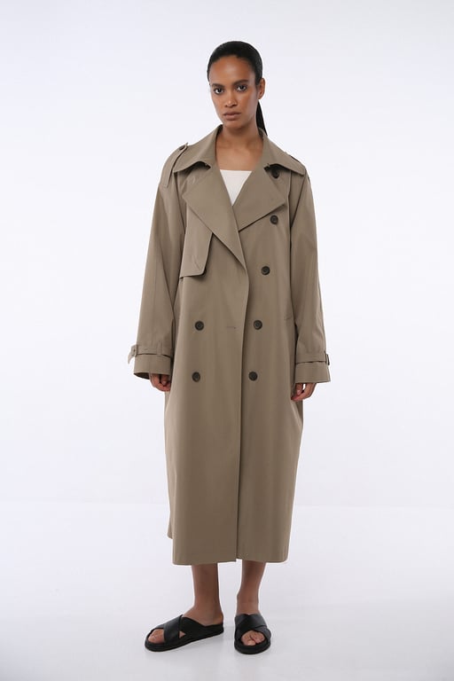 Топ-10 весняних стильних тренчів