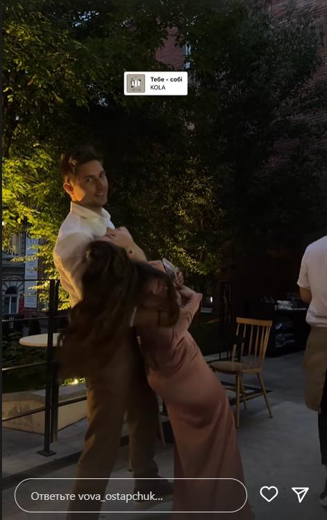 Розкішні букети та привітання від зірки: як дружина Остапчука день народження відсвяткувала - фото 3