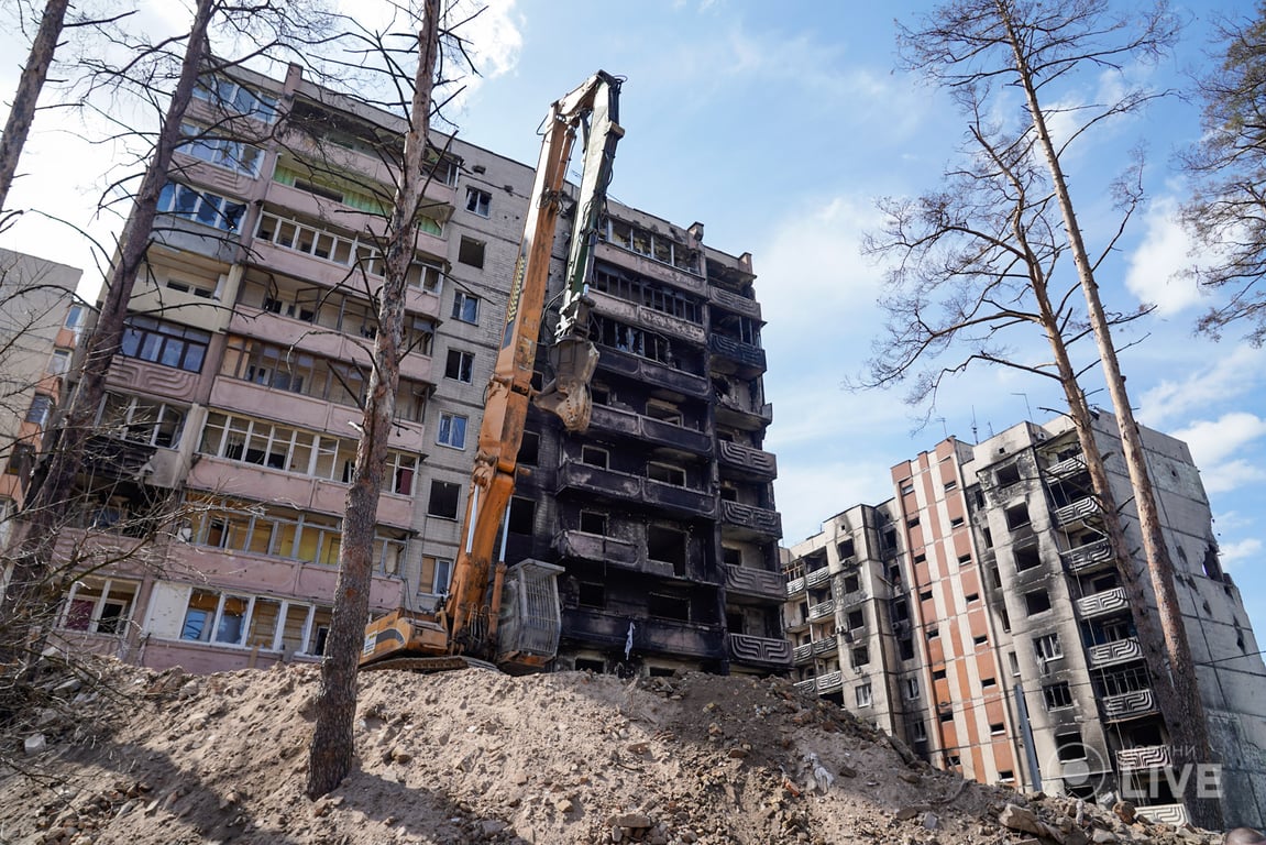 В Ирпене начался демонтаж поврежденных домов