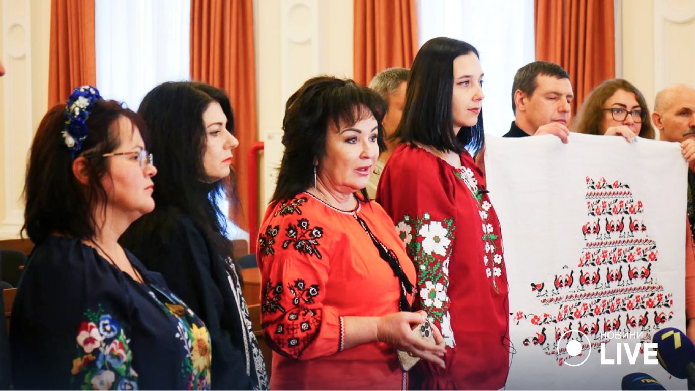 Вышитая карта Херсона