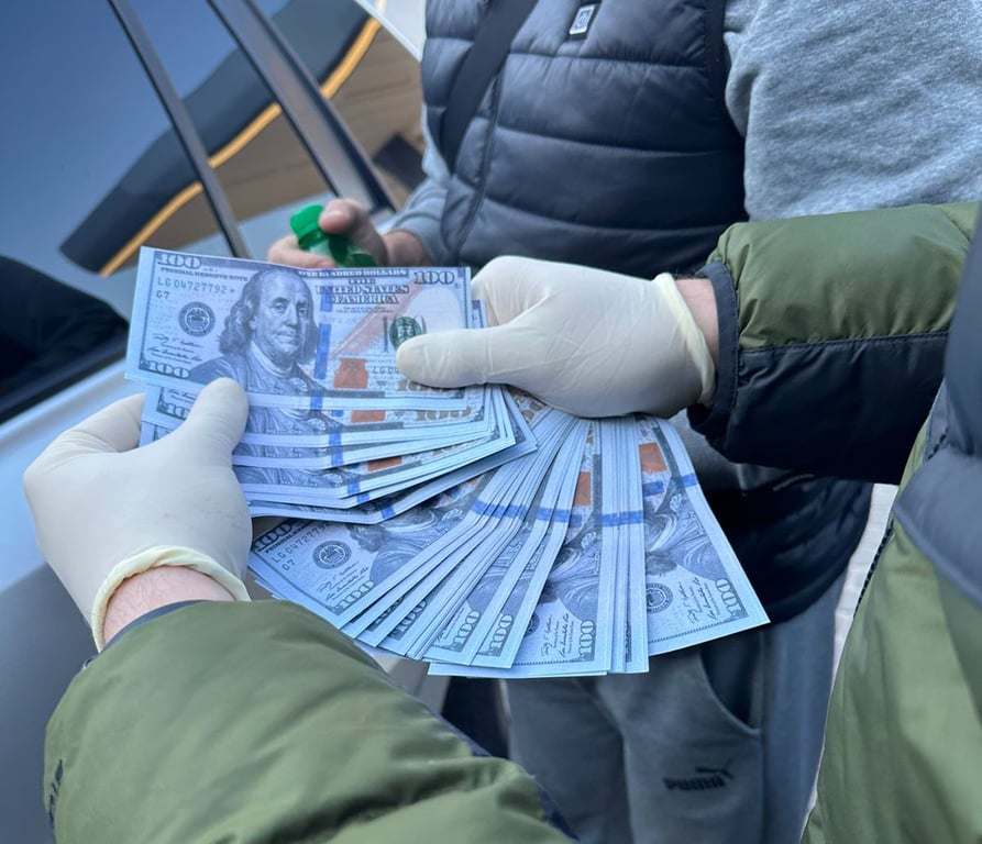 Мешканець Львівщини оцінив свої «послуги» у 6500 доларів США. Фото: Поліція