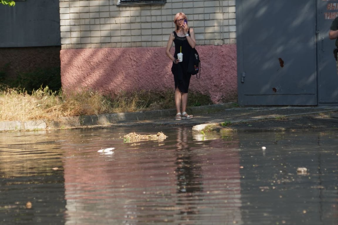 Затоплены улицы в Херсоне, 6 июня 2023г. Фото: Новости. LIVE