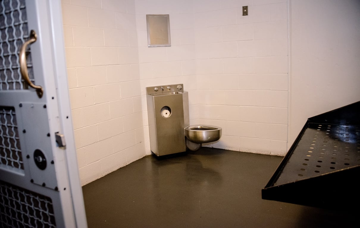 Тюрьма в аэропорту Питтсбурга
