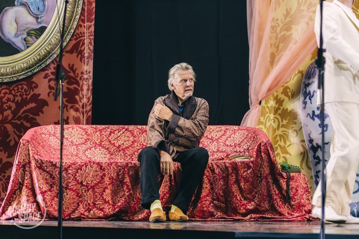 Звезды театра и кино порадовали киевлян спектаклем "Сыграть в дурака" - фото 2