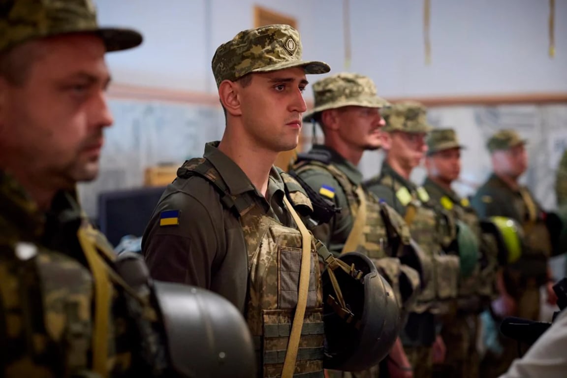 Кому з офіцерів запасу надається право відстрочки