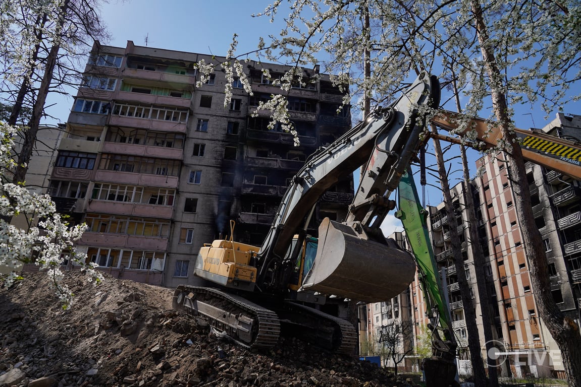 В Ирпене начался демонтаж поврежденных домов