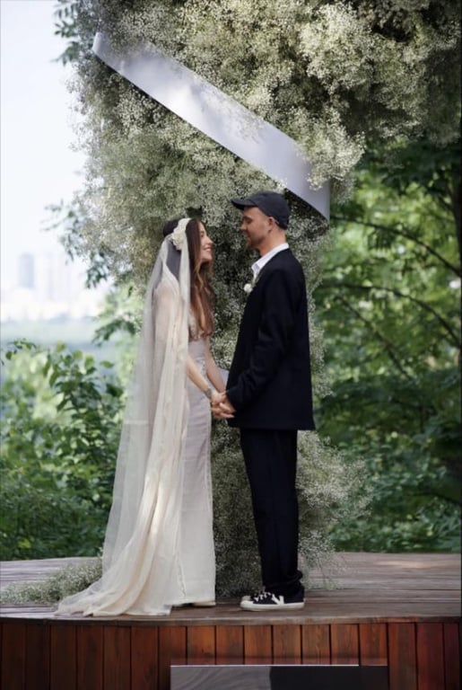 Екологічна сукня "бохо" та лише близькі люди: яким було весілля Дорофєєвої та Кацуріна - фото 6