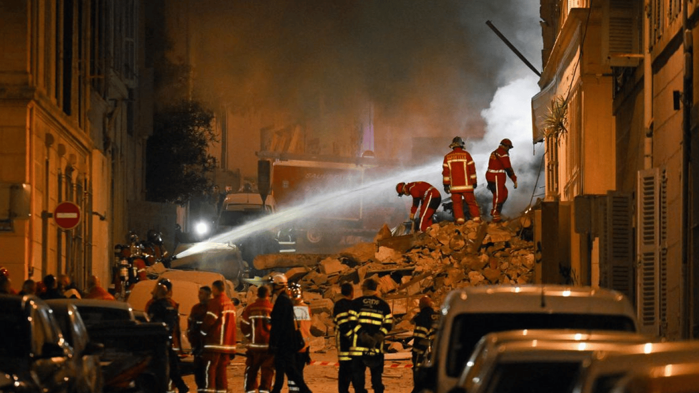 Взрыв в Марселе: стало известно, сколько людей еще находятся под завалами  дома | Новини.live