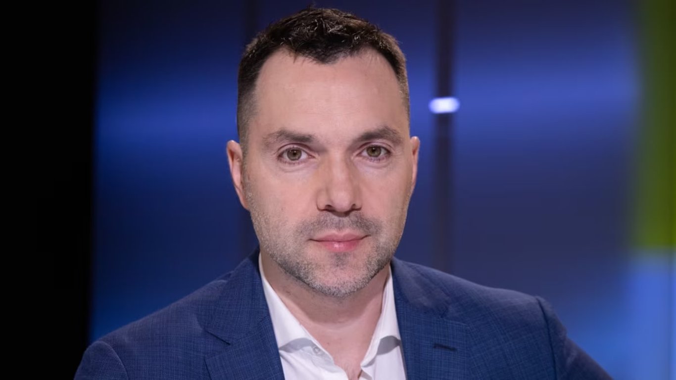 советник офиса зеленского арестович. советник зеленского алексей арестович. алексей арестович фото 2022. советник зеленского арестович. арестович и его семья.