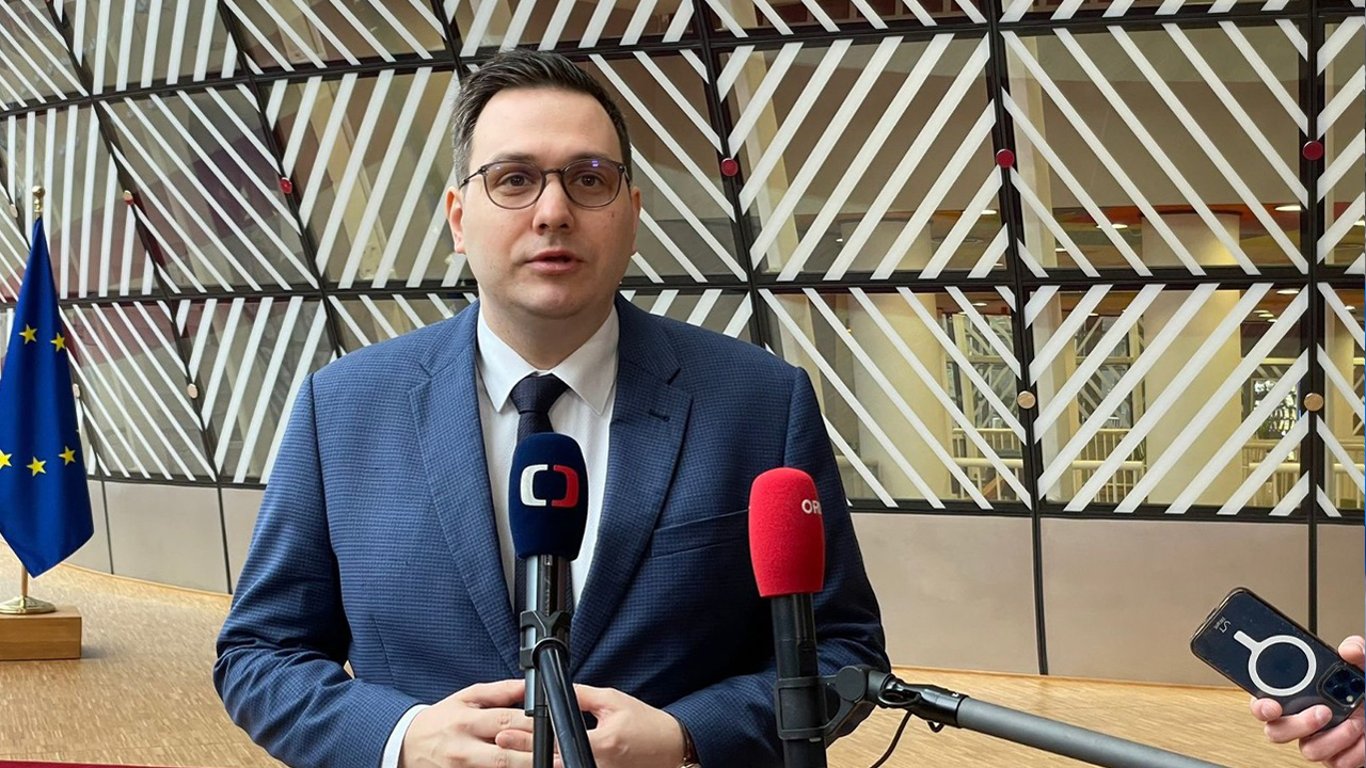 Глава МИД Чехии негативно отреагировал на слова "гражданская война в Украине"