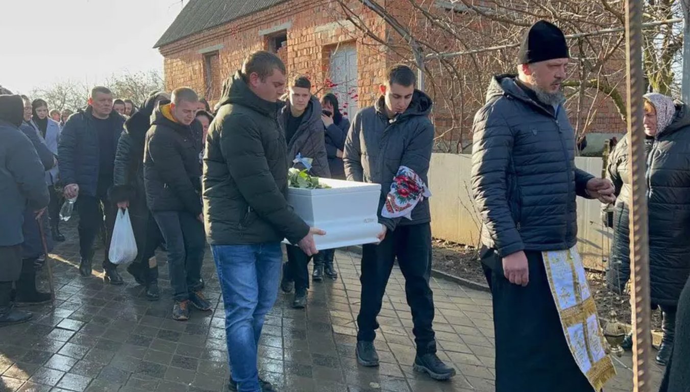 похорон дівчини