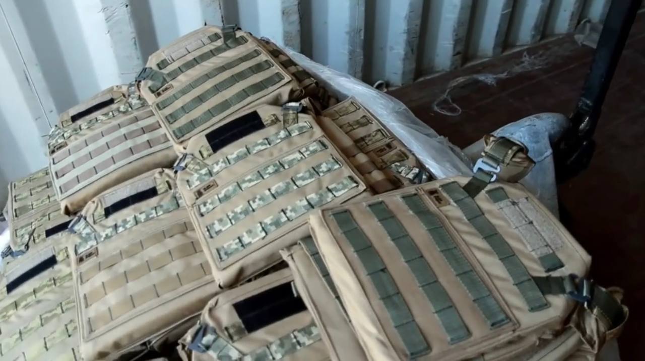 Гуманитарный штаб Одесской области получил более тысячи бронежилетов