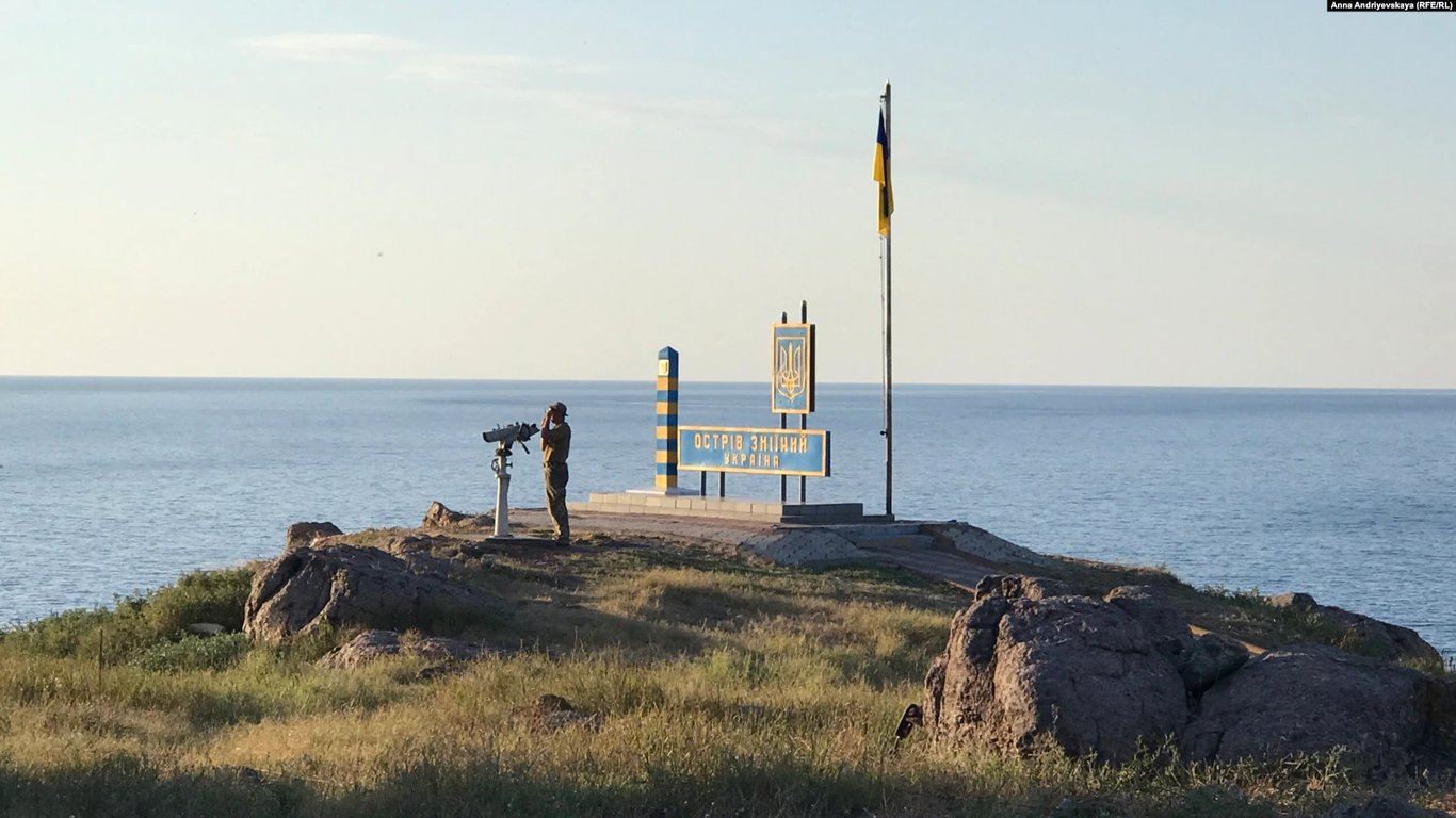 остров змеиный украина