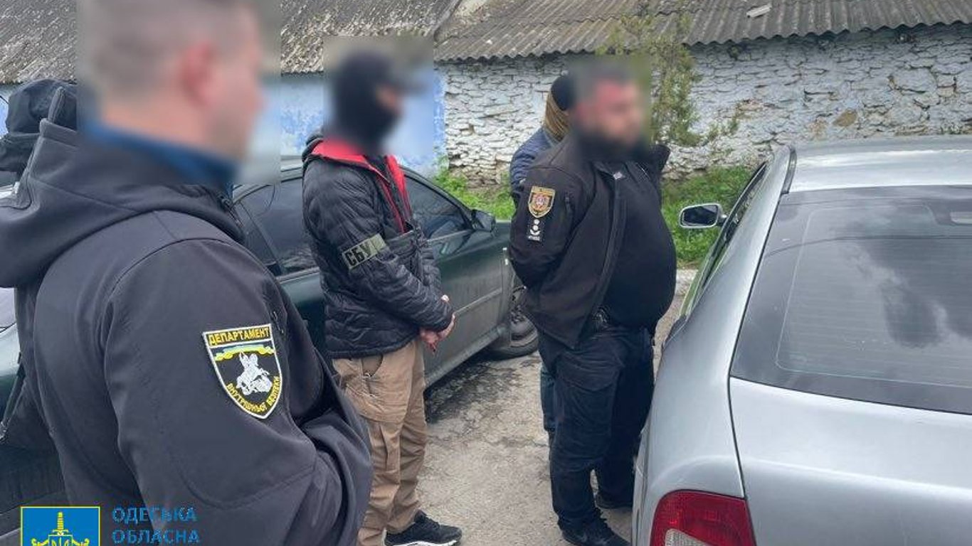 Убегал от ГБР и выбрасывал взятку из авто: в Одесской области будут судить правоохранителя