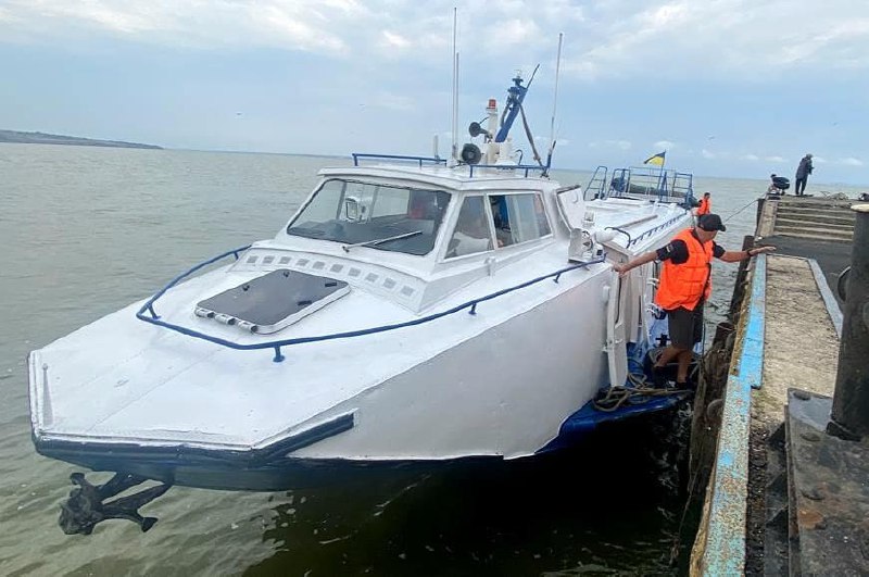 Катер "НИБУЛОН", рассчитанный на 50 пассажиров