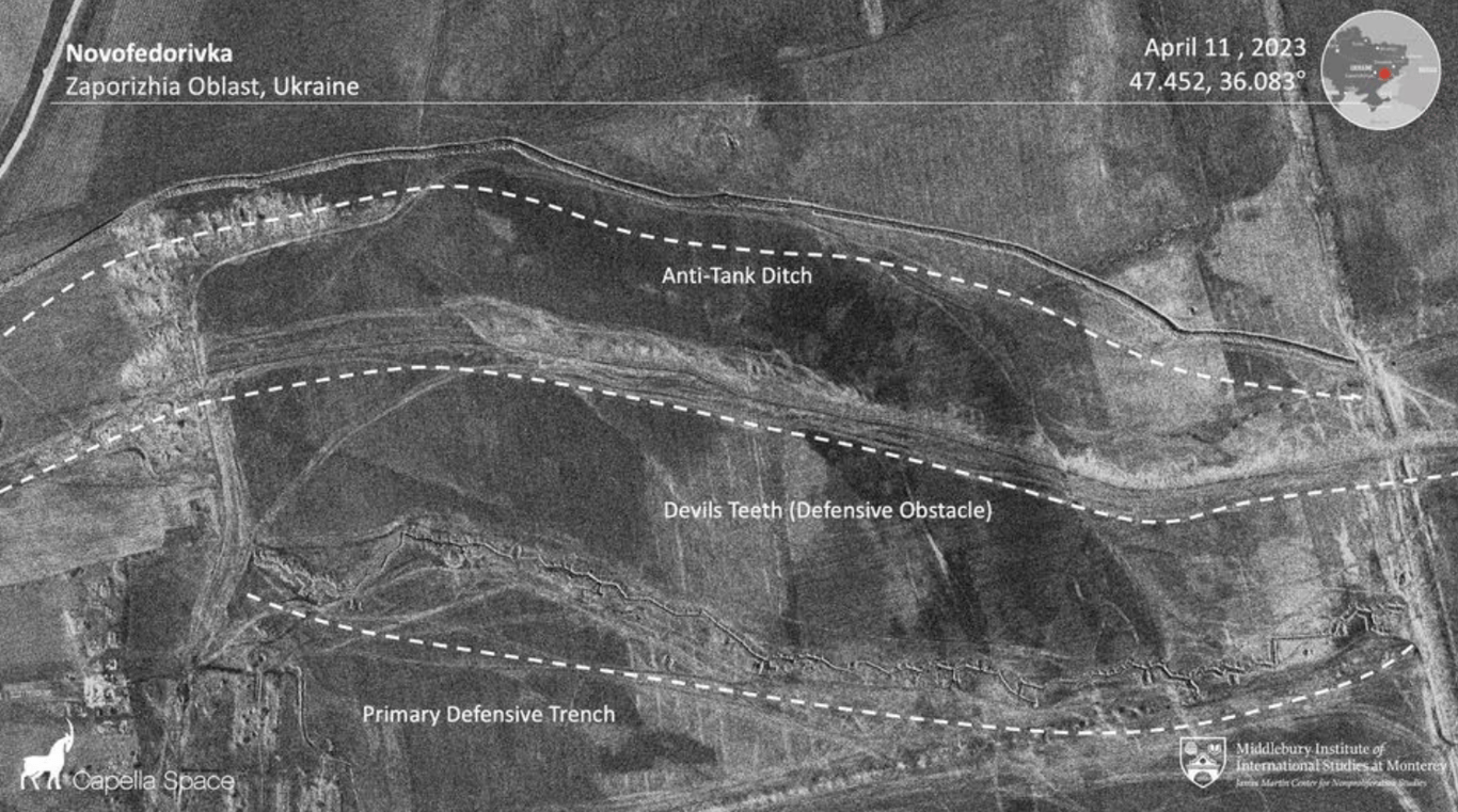 Супутниковий знімок російських укріплень. Фото: Reuters