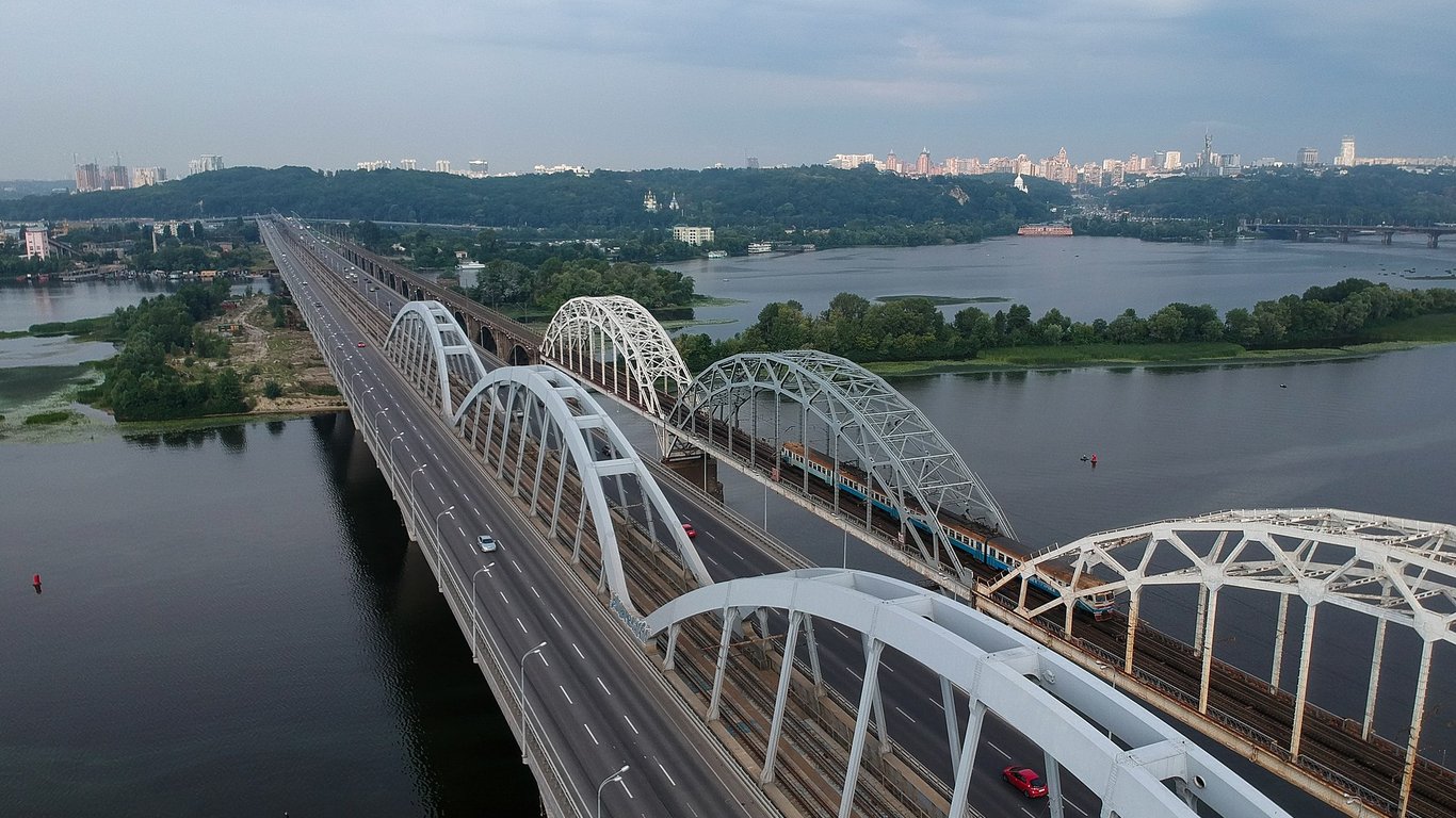 Коли Дарницький міст в Києві нарешті запрацює на повну потужність