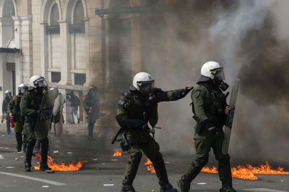 протести в Греції