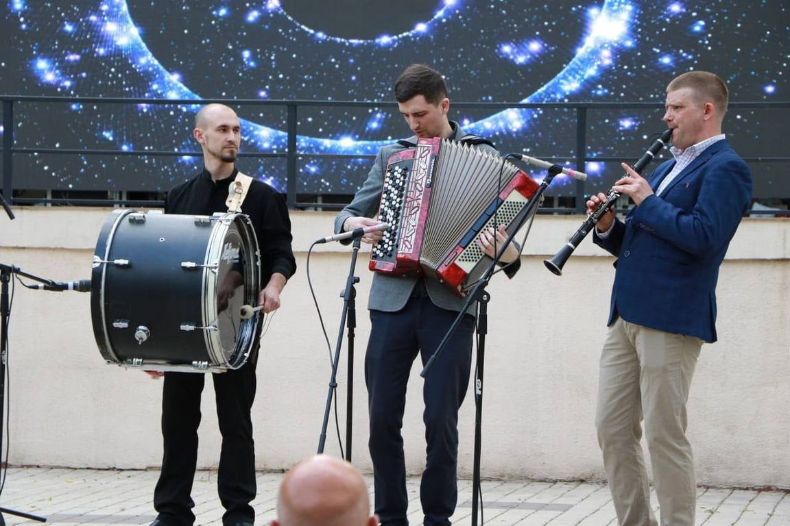 Виступ музикантів на фестивалі. Фото: Одеська міська рада