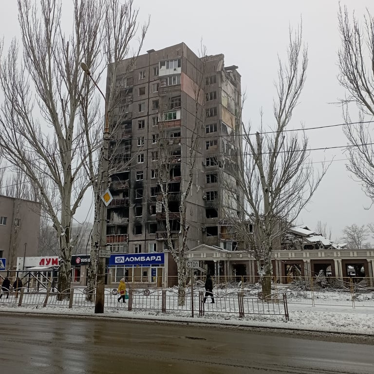 В сети показали, как выглядит разрушенный Мариуполь: фото ...