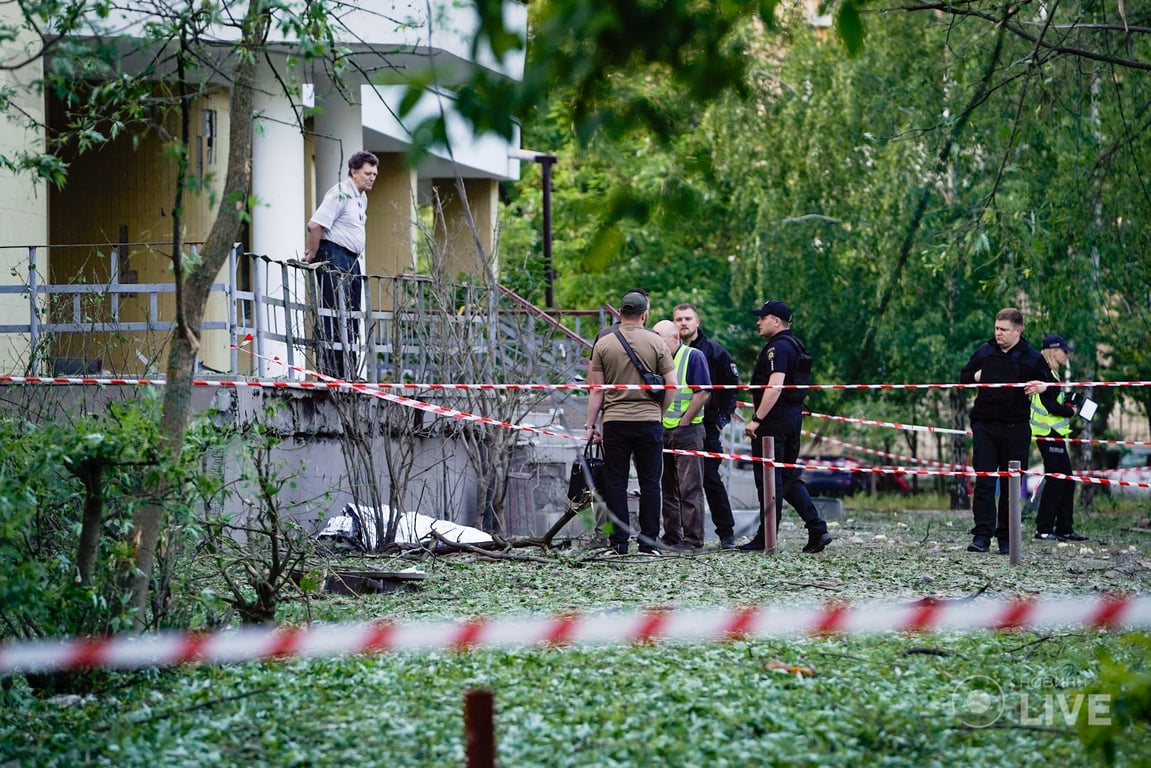 Поліцейські на місці трагедії