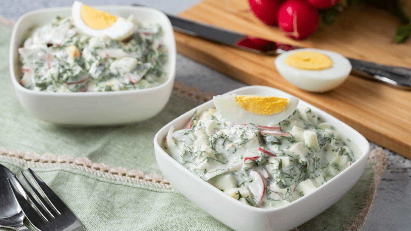 Рецепт весняного салату з редисом та яйцем — як приготувати за 10 хвилин