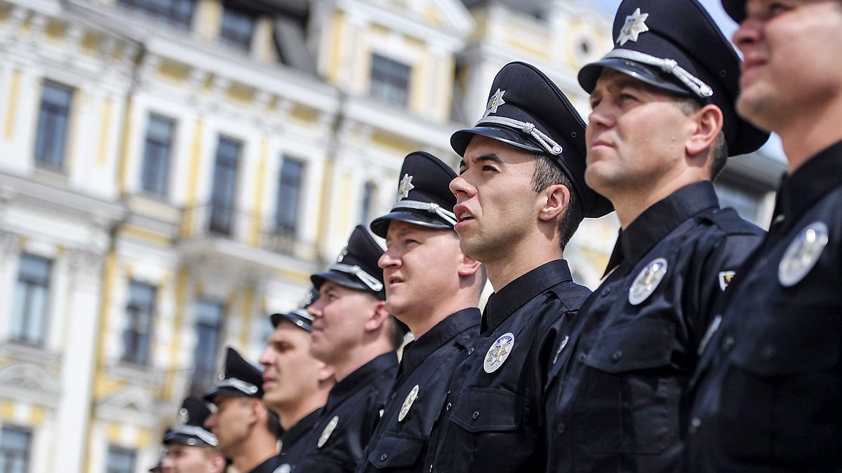 День поліції України 2023 — сильні привітання у прозі та коротких СМС
