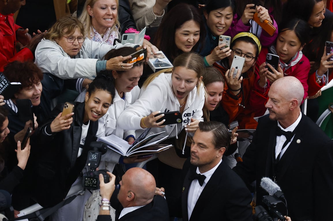 Це якийсь жарт: фанати розкритикували Каннський фестиваль за Instagram-десант - фото 4