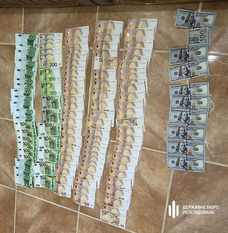 Средства "дельцов", которые изъяли работники ГБР