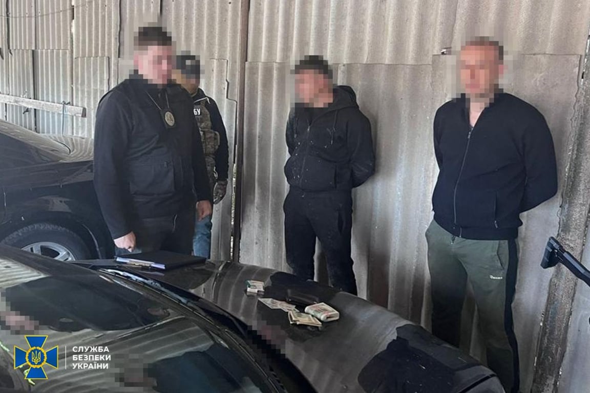 Незаконно переправляли чоловіків за кордон. Фото: СБУ