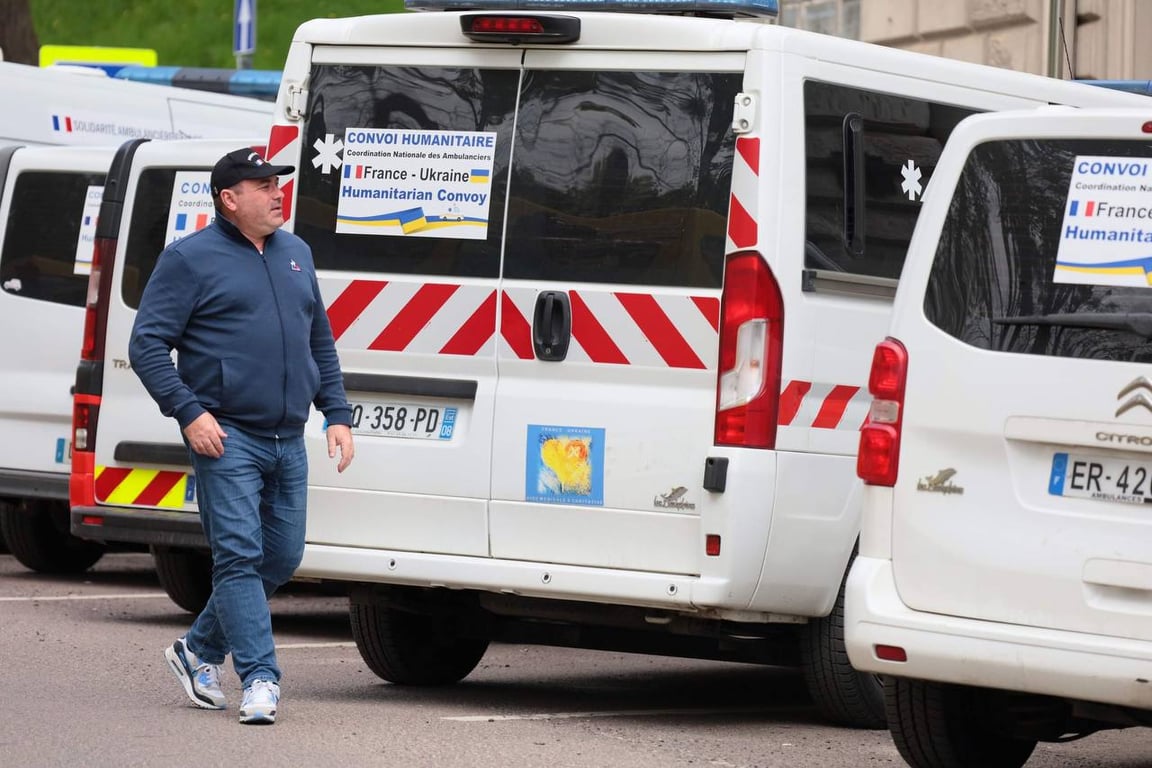 Автомобили "скорой", доставленные в Украину из Франции. Фото: Максим Козицкий