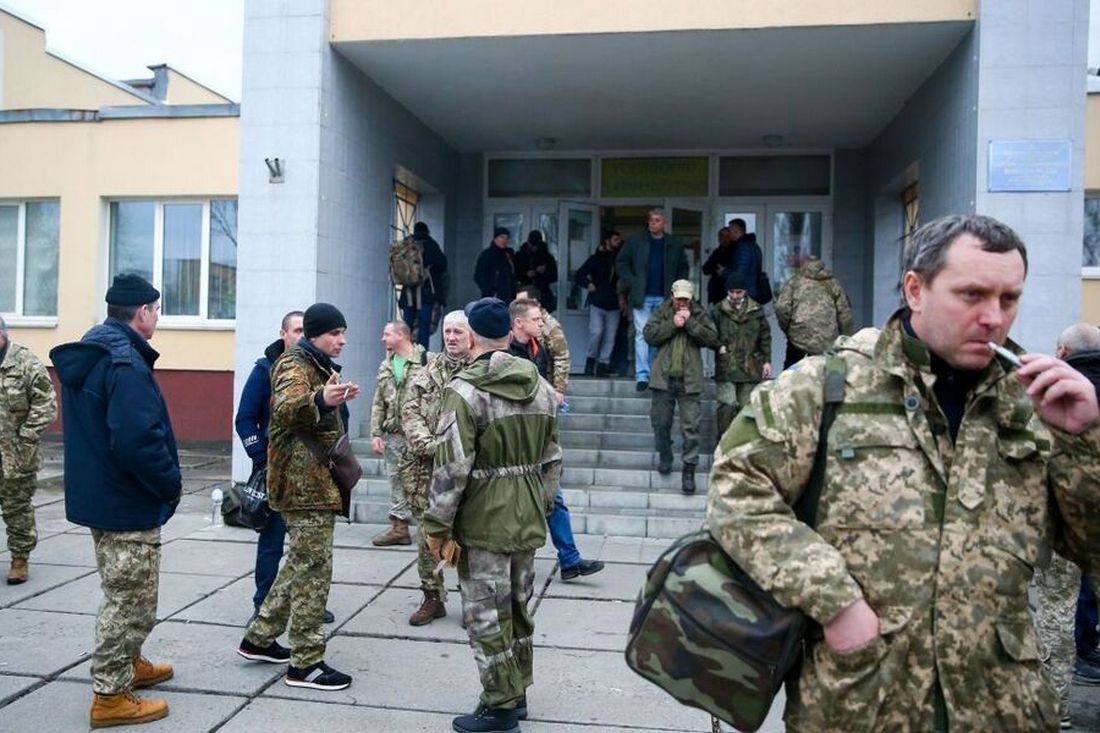 Хто може звільнитися з військової служби