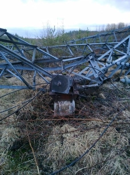 Подорванная ЛЭП в Ленинградской области. Фото: росСМИ