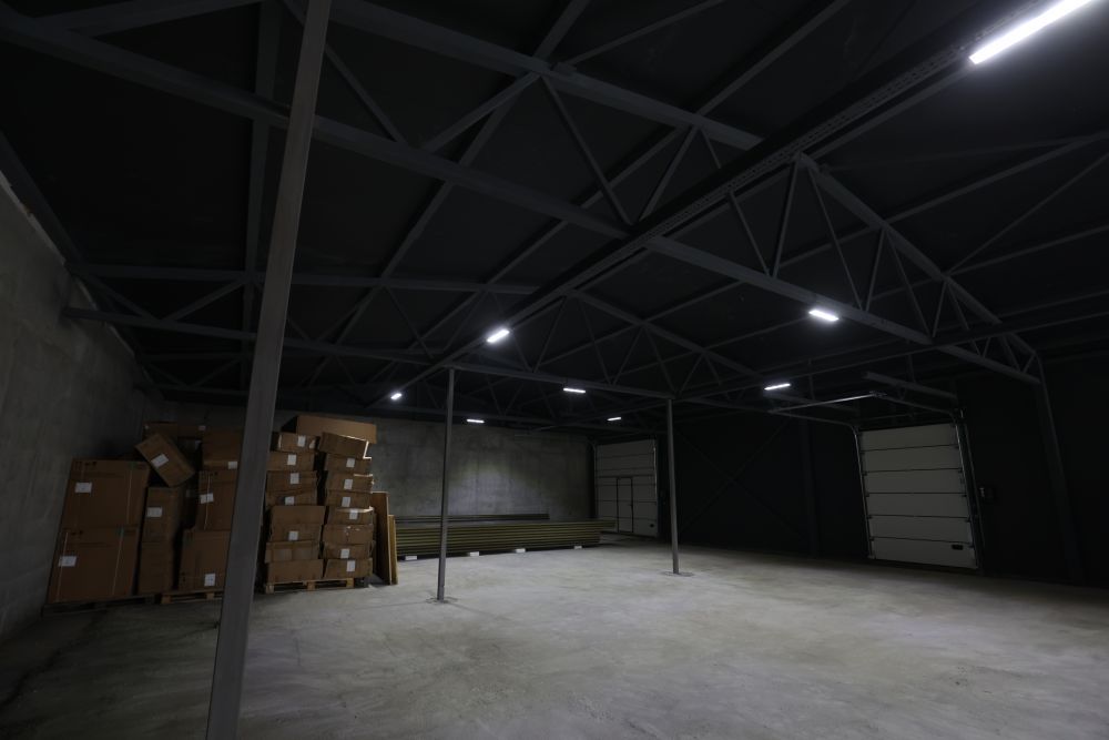 ​  Бокси та кімната для персоналу. Фото: Роман Балук  ​