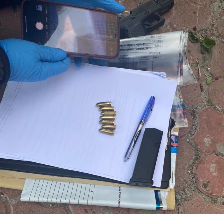 Фиксация вещественных доказательств. Фото: ГУНП в Одесской области