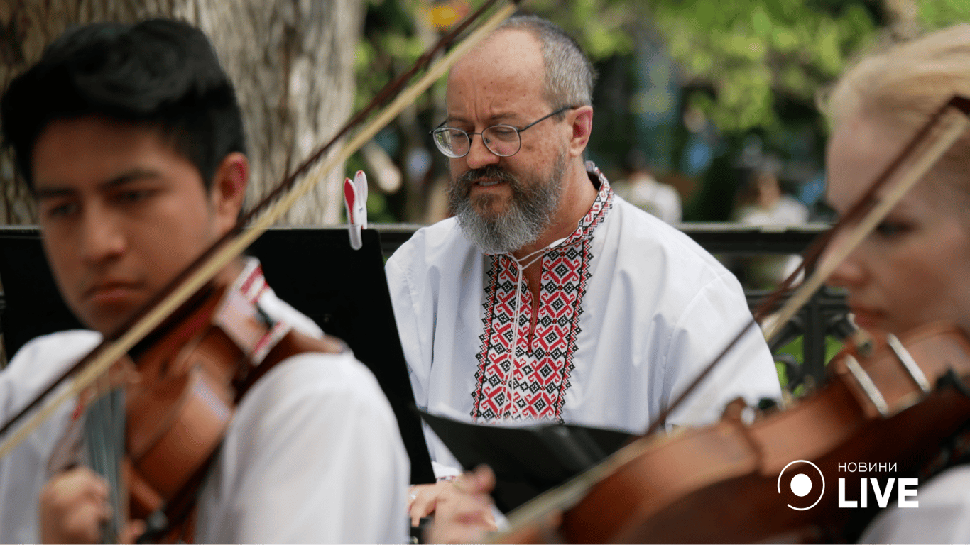Виступ оркестру на святі. Фото: Юлія Браславська / Новини.LIVE