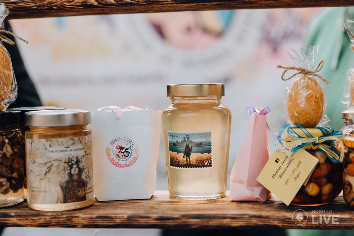 Весенний вернисаж в ботаническом саду Киева