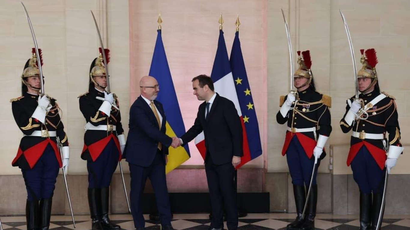 Франція надасть пальне та боєприпаси до раніше переданої військової допомоги