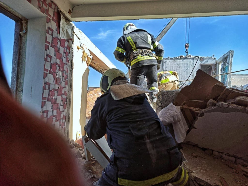 Спасательная операция в славянской многоэтажке